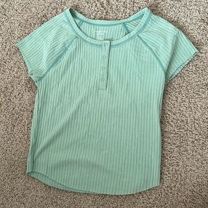 Women’s ribbed knit button up tee